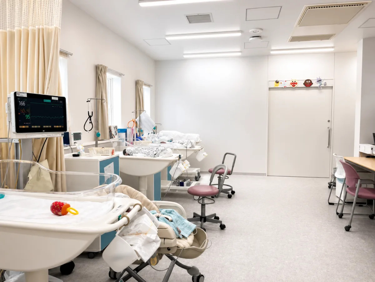 近畿大学病院 NICU 保育器
